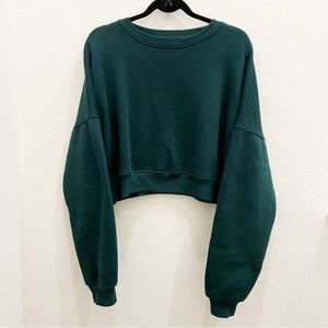 Pretty Little Thing Dark Teal Green Crewneck Cropped Pullover Sweater Size M